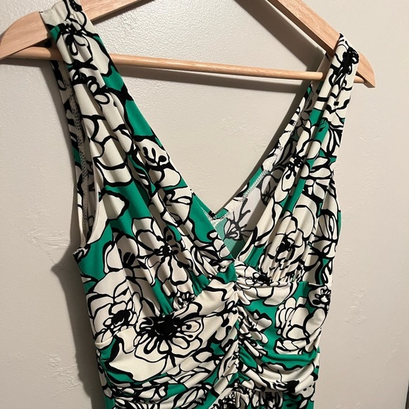 Bisou Bisou Green and White Floral Dress - Picture 6 of 12